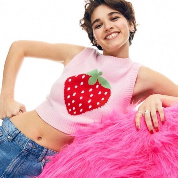 H&M Knit Vest Strawberry New - Picture 2 of 4